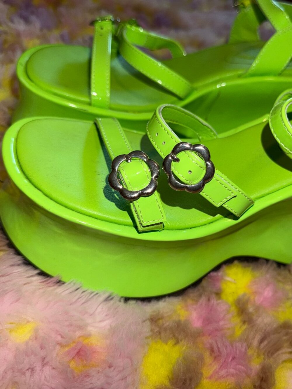 Funky Green Platform Sandals - Picture 2 of 3